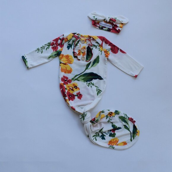 Baby girl knotted gown set - White floral - Newborn knot gown - Baby gown set - - Picture 6 of 6